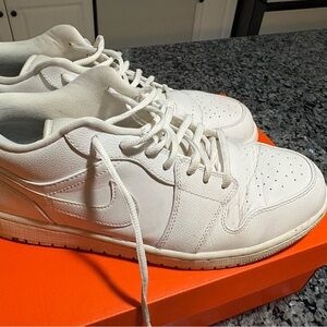 Mens White/white Jordan 1 mid